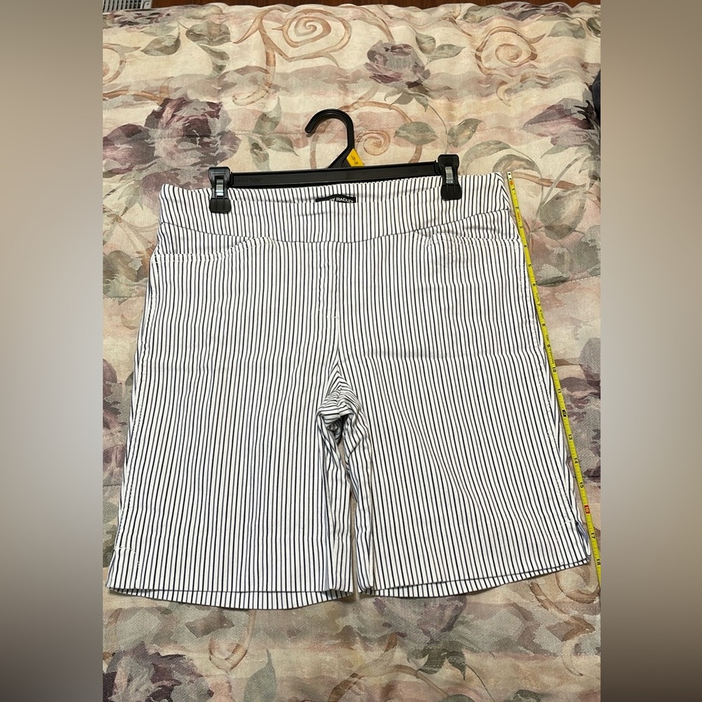 Women’s Stretchy Bermuda Shorts - Picture 4 of 6